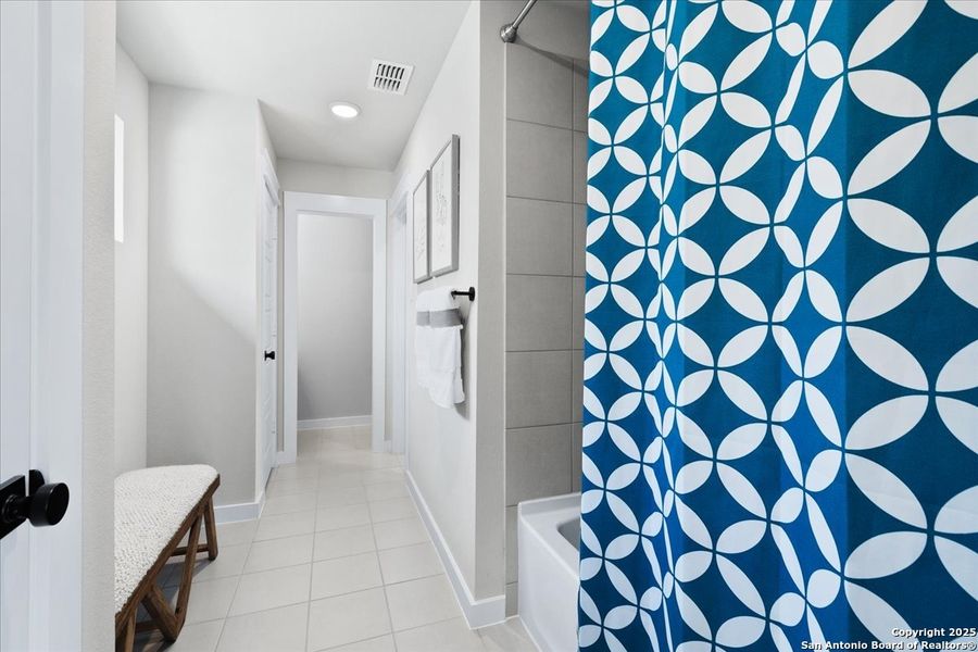 Furnished interior view inside a new home in Vista Ridge, Live Oak (Image 13). Furnished interior view inside a new home in Vista Ridge, Live Oak (Image 13).