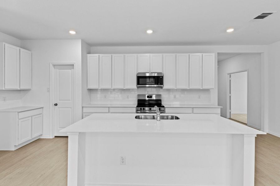 Furnished interior view inside a new home in Clayton Ranch, Copperas Cove (Image 10).