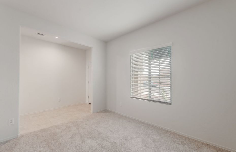 Spacious, unfurnished interior of a new home in El Rancho Santa Rosa, Maricopa (Image 19).