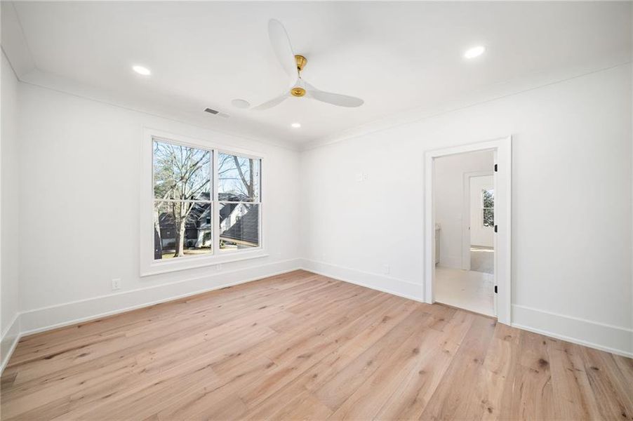 Spacious, unfurnished interior of a new home in , Alpharetta (Image 60).