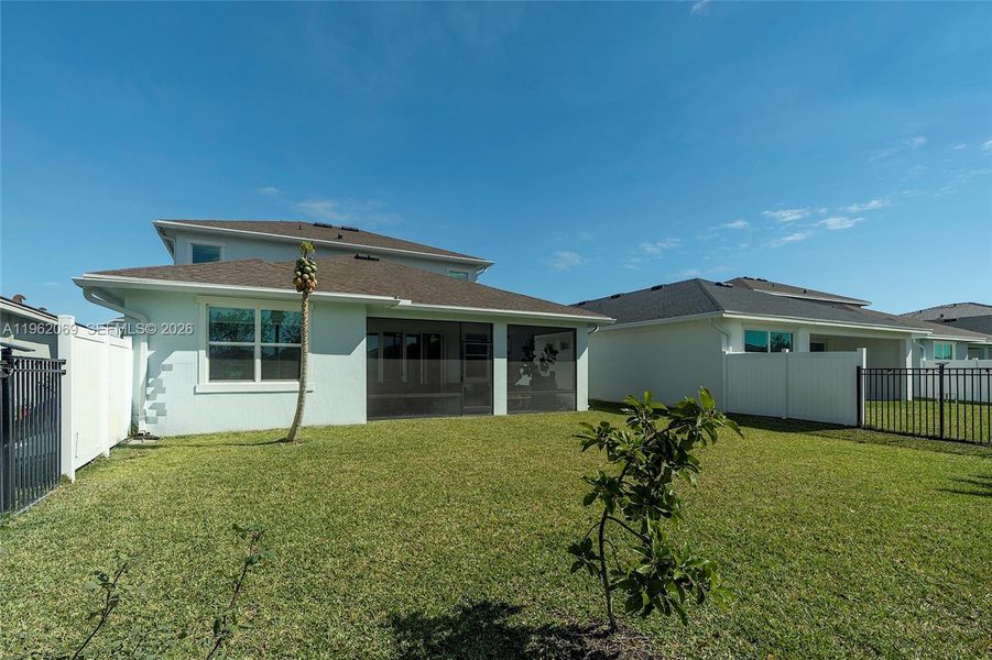 Exterior details and patio area of a home in , Loxahatchee (Image 3).
