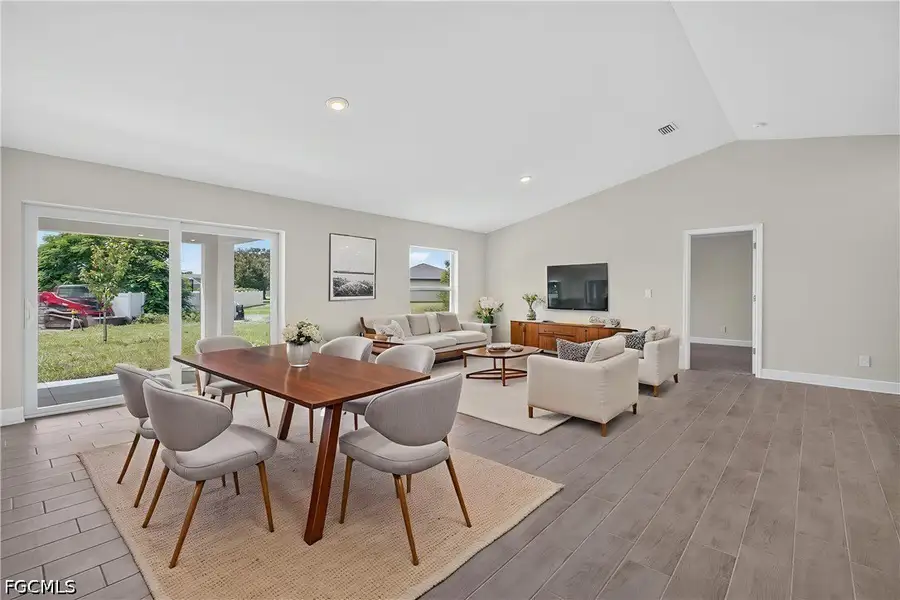Furnished interior view inside a new home in Cape Coral, Cape Coral (Image 6).