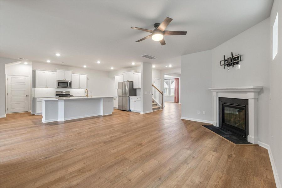 Spacious, unfurnished interior of a new home in Sweetgrass at Summers Corner, Summerville (Image 55).