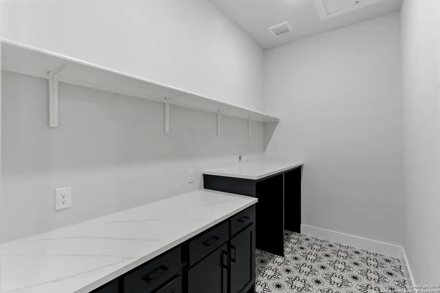 Furnished interior view inside a new home in Weltner Farms 60’s, New Braunfels (Image 6). Furnished interior view inside a new home in Weltner Farms 60’s, New Braunfels (Image 6).