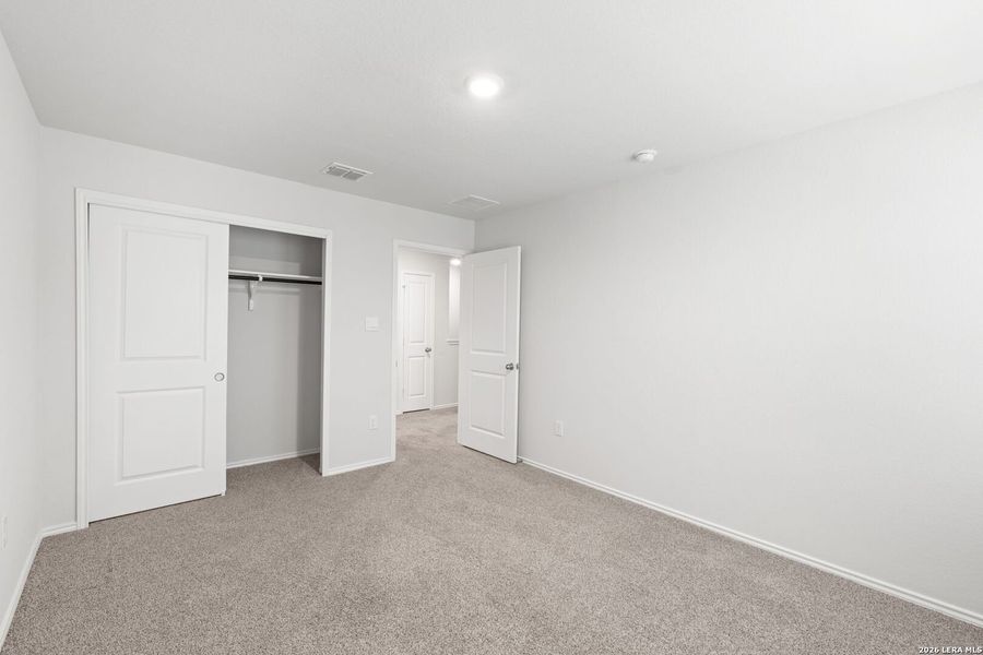 Spacious, unfurnished interior of a new home in Copper Canyon, Bulverde (Image 22).