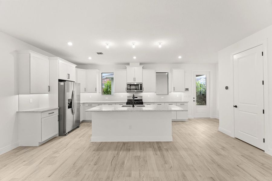 US_SEF_GLORIOSA_LOT 64_KITCHEN