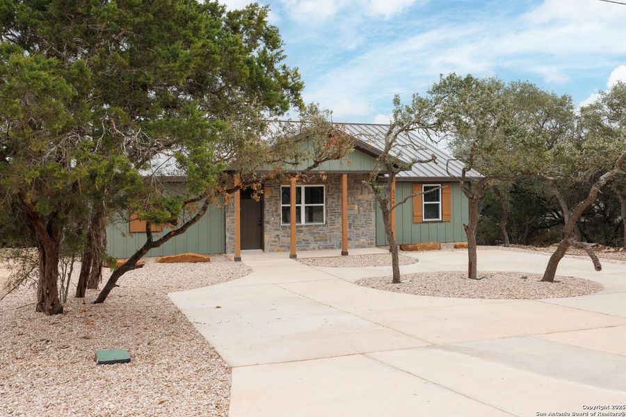 Community amenities in , Canyon Lake (Image 17).