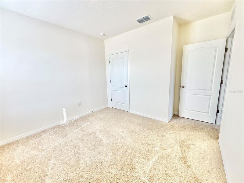 Spacious, unfurnished interior of a new home in Cascades, Davenport (Image 17).
