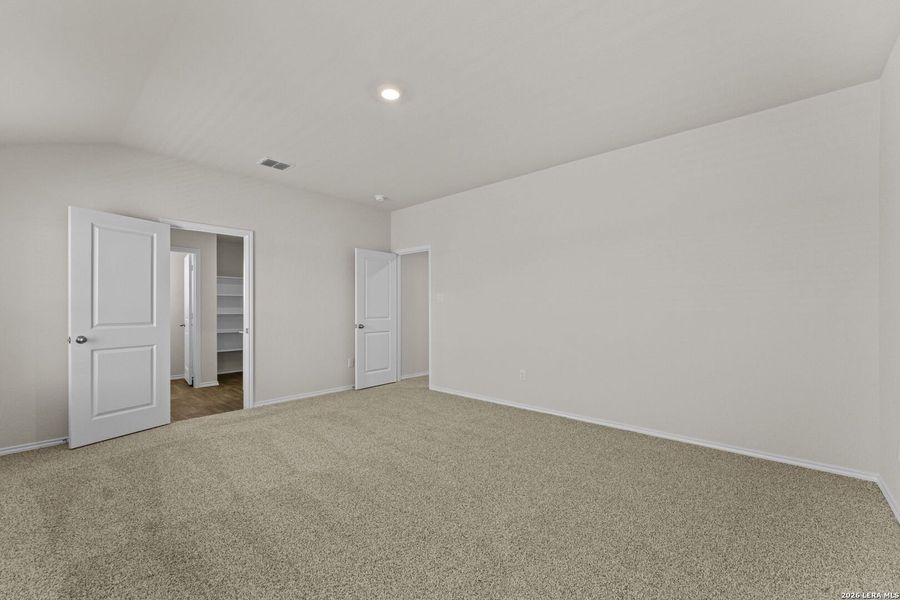 Spacious, unfurnished interior of a new home in Laurel Vistas, San Antonio (Image 13). Spacious, unfurnished interior of a new home in Laurel Vistas, San Antonio (Image 13).