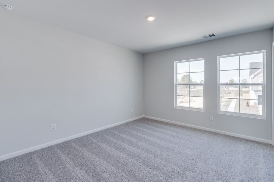Spacious, unfurnished interior of a new home in Astoria, Columbia (Image 21).