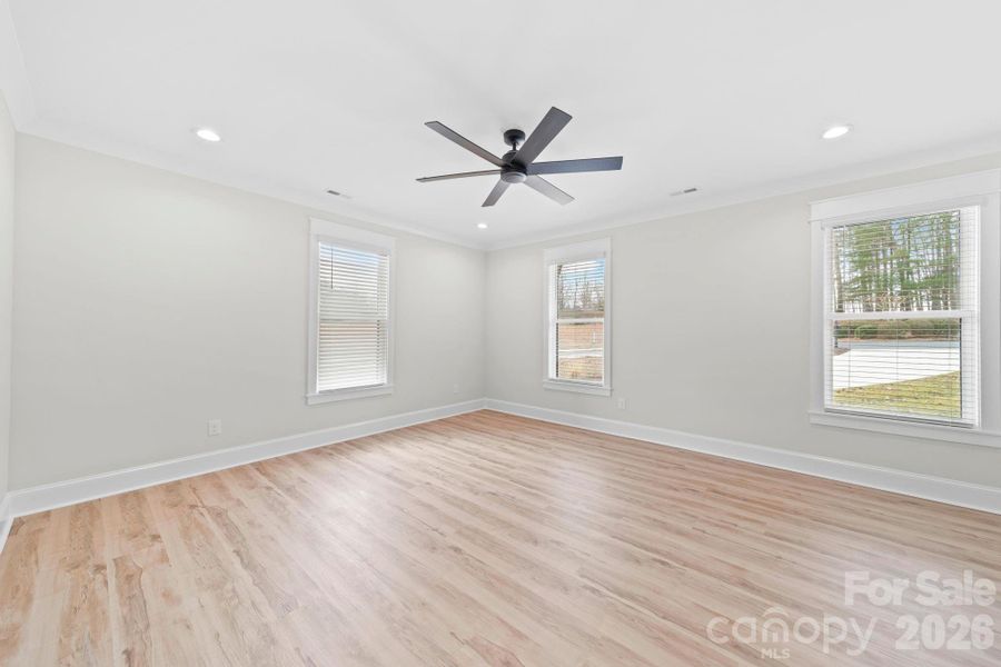 Primary Bedroom - Main Level