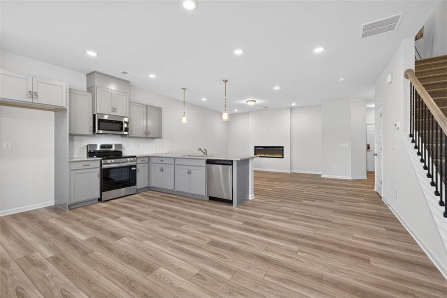 Furnished interior view inside a new home in Franklin Manor, Lawrenceville (Image 6).