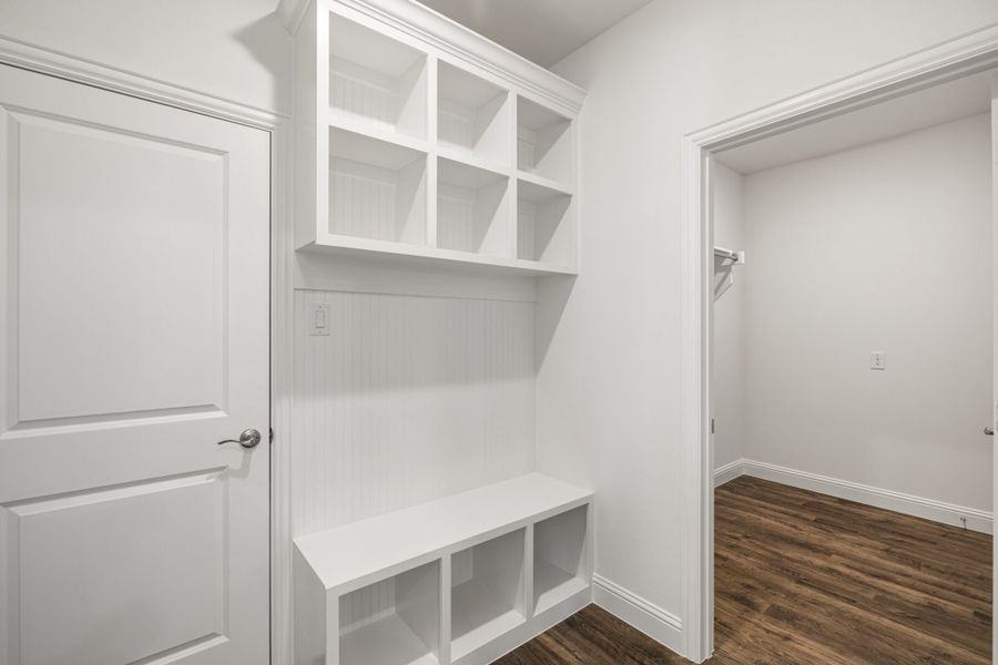 Furnished interior view inside a new home in Elevon, Lavon (Image 10).