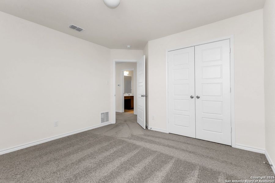 Spacious, unfurnished interior of a new home in Knox Ridge, Converse (Image 12).