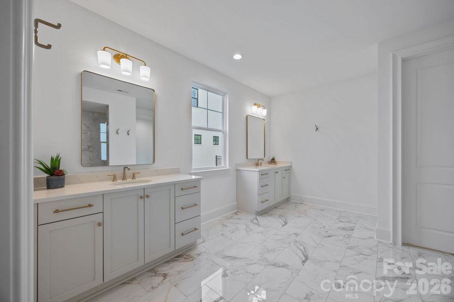 Neutral palette easy to style in your own design