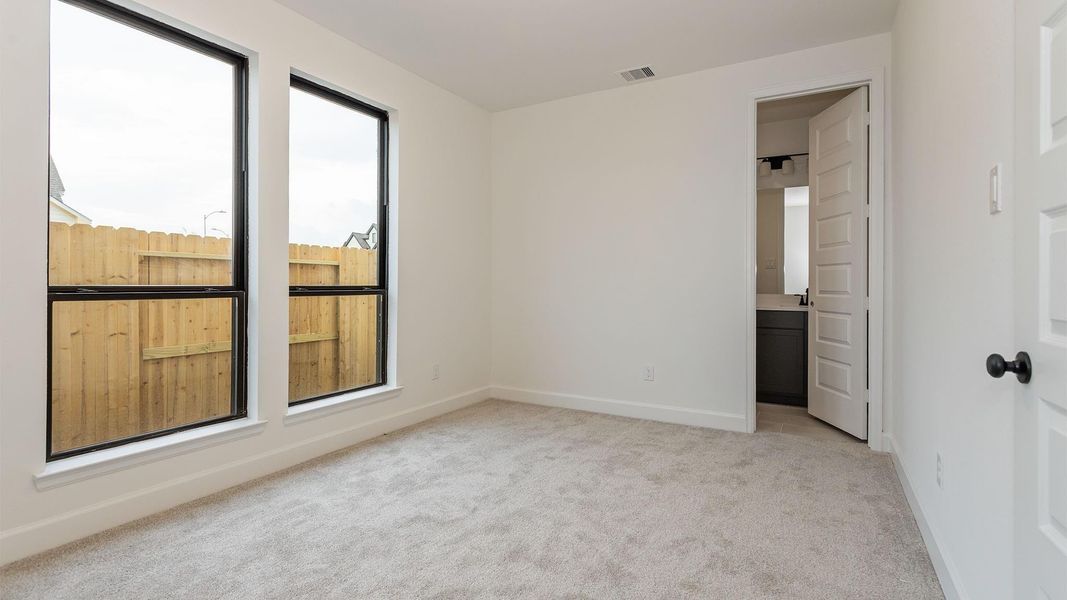 Spacious, unfurnished interior of a new home in Candela, Richmond (Image 13).