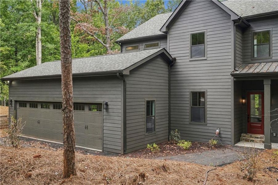 Exterior details and patio area of a home in , Jasper (Image 4).