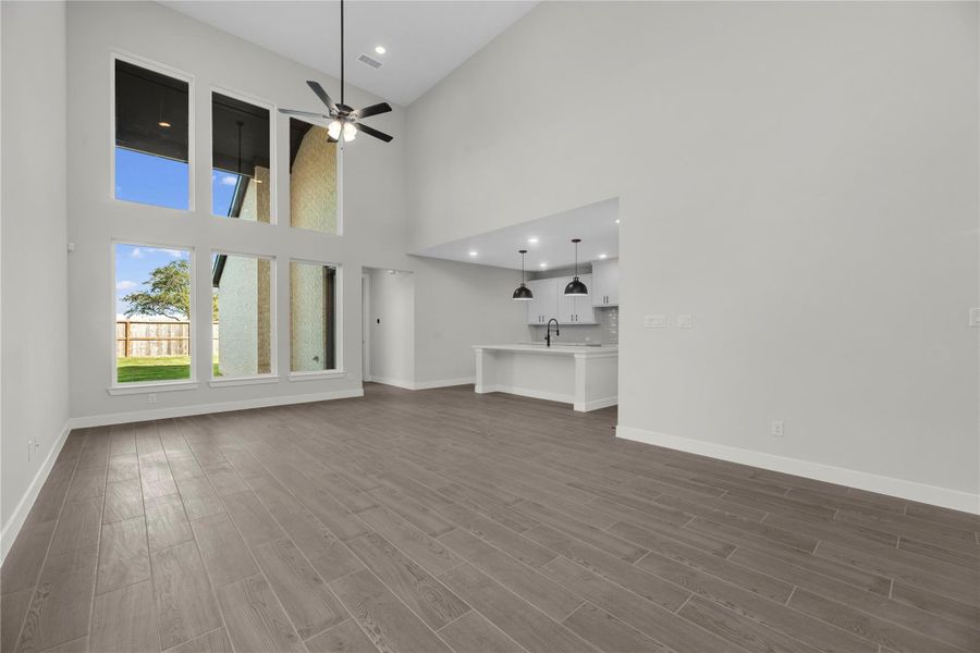 Representative image. Features, specifications, selections and colors may vary. Representative image. Features, specifications, selections and colors may vary.