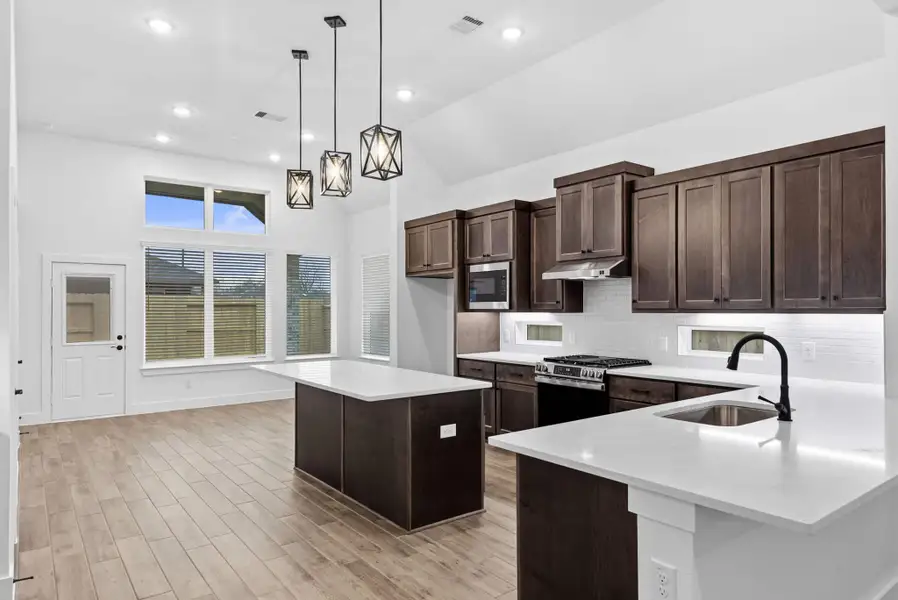 Furnished interior view inside a new home in Mulberry Farms, Santa Fe (Image 5).