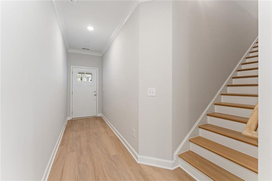 Spacious, unfurnished interior of a new home in Cherokee Township, Acworth (Image 16).