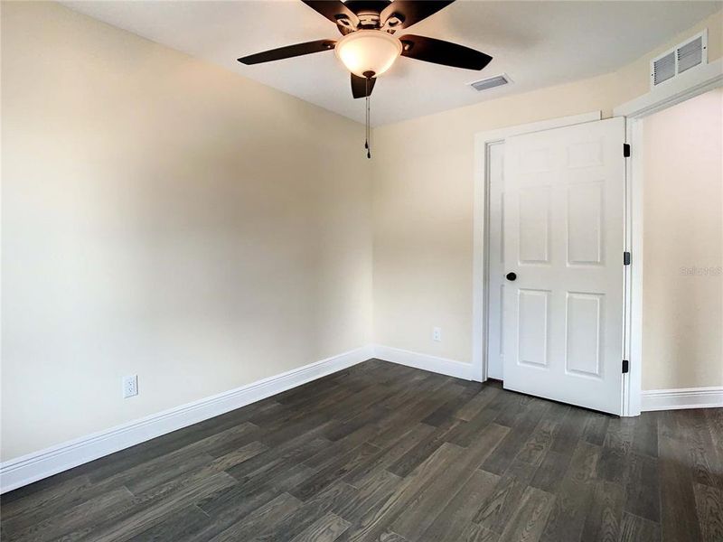 Spacious, unfurnished interior of a new home in , Tampa (Image 21).