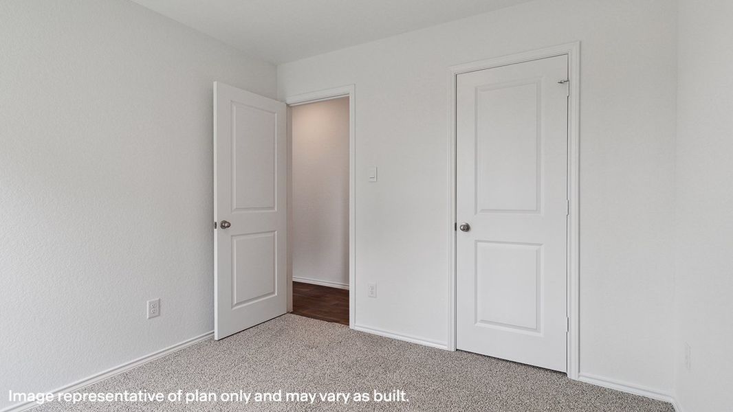 Spacious, unfurnished interior of a new home in Avenida, Converse (Image 25).