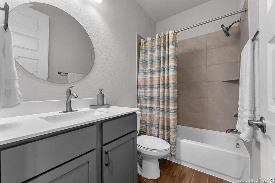 Furnished interior view inside a new home in Kallison Ranch 45', San Antonio (Image 36). Furnished interior view inside a new home in Kallison Ranch 45', San Antonio (Image 36).