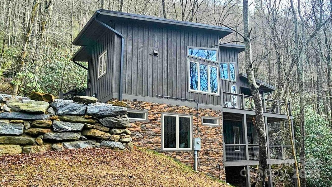Front exterior of a new home in , Sapphire, NC, highlighting curb appeal (Image 2). Front exterior of a new home in , Sapphire, NC, highlighting curb appeal (Image 2).