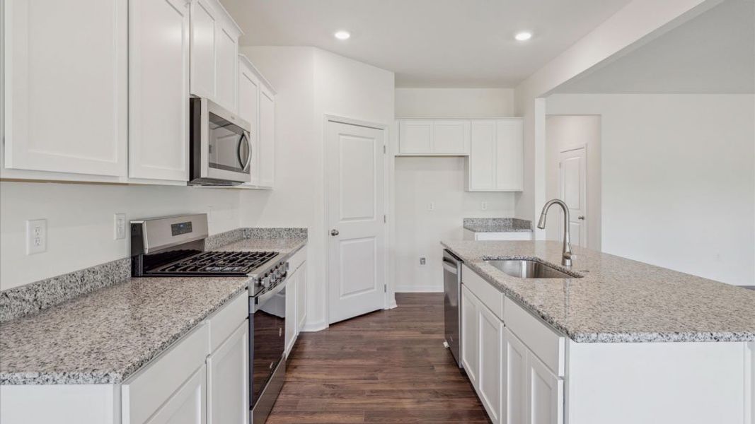 Furnished interior view inside a new home in Fieldcrest Acres, Blountville (Image 9).