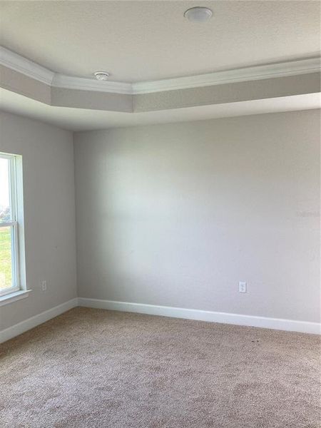 Spacious, unfurnished interior of a new home in , Oxford (Image 6).