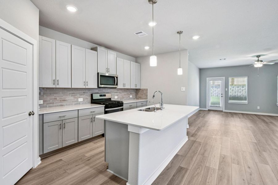 Photo is not of the actual home but is an inspirational photo of builder’s model home and may depict options, furnishings, and/or decorator features that are not included. Photo is not of the actual home but is an inspirational photo of builder’s model home and may depict options, furnishings, and/or decorator features that are not included.