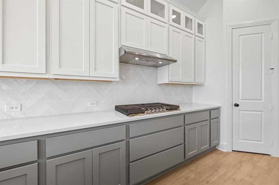 Furnished interior view inside a new home in Ridge Crossing, Waxahachie (Image 9). Furnished interior view inside a new home in Ridge Crossing, Waxahachie (Image 9).