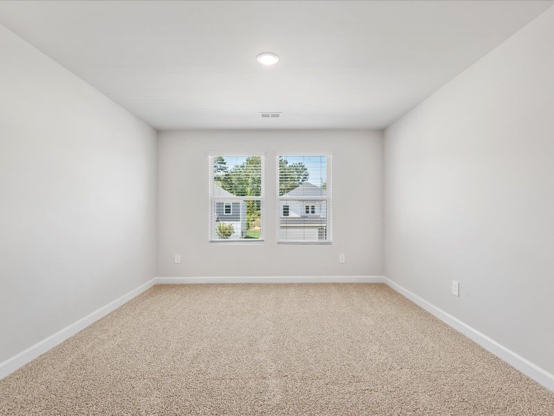 Spacious, unfurnished interior of a new home in Collier Ridge, Moore (Image 22).