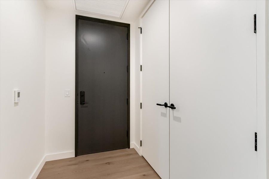 Spacious, unfurnished interior of a new home in , Austin (Image 11).