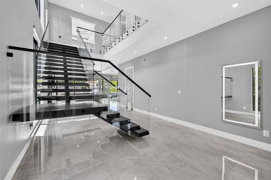 Spacious, unfurnished interior of a new home in , Fort Lauderdale (Image 20).
