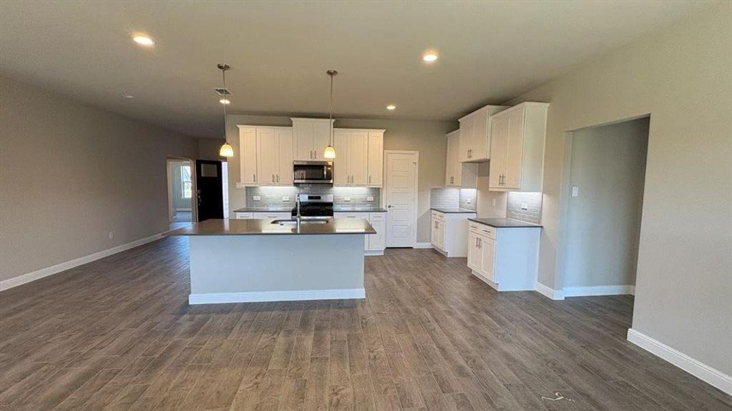 Furnished interior view inside a new home in Sandstone Estates, Granbury (Image 6).