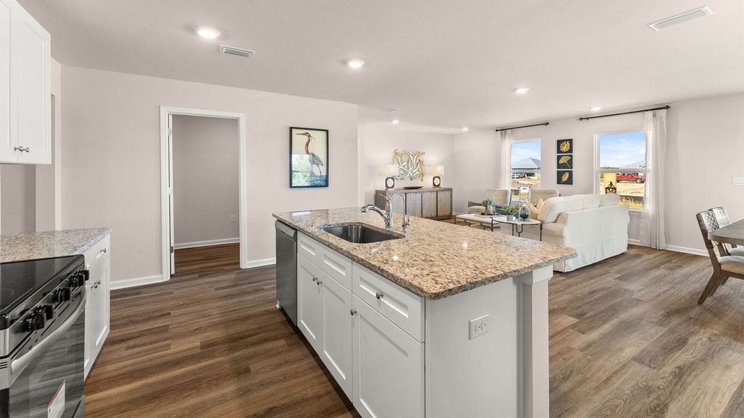 Furnished interior view inside a new home in Liberty, Panama City (Image 13).