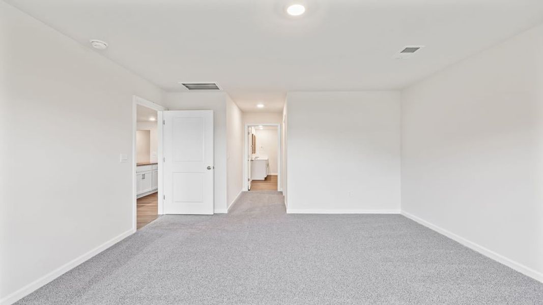 Spacious, unfurnished interior of a new home in Lakestone, Woodruff (Image 29).