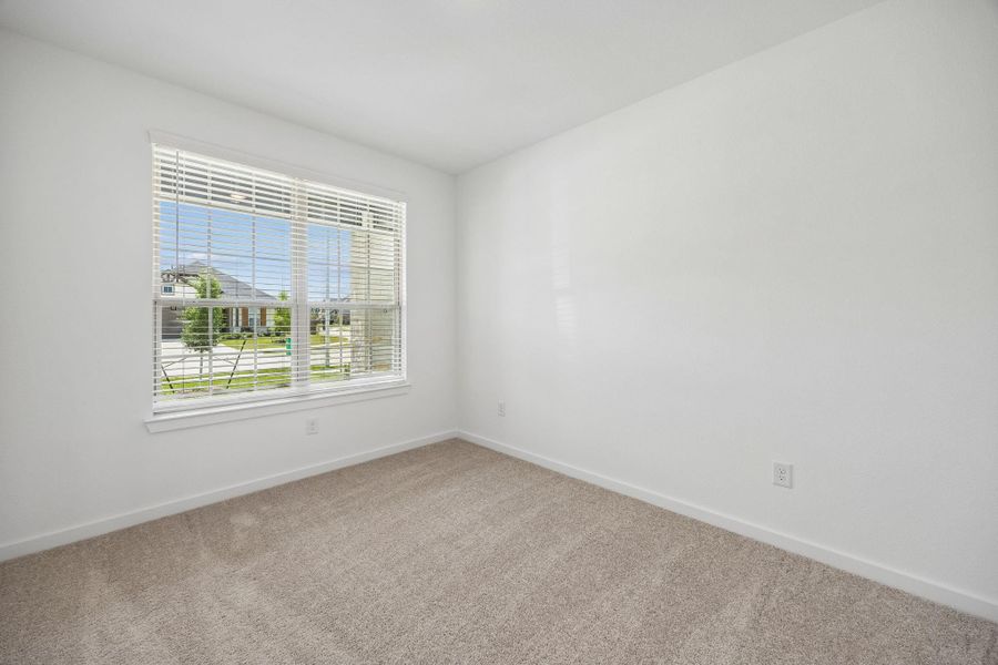 Spacious, unfurnished interior of a new home in Ellerden, Tomball (Image 17).