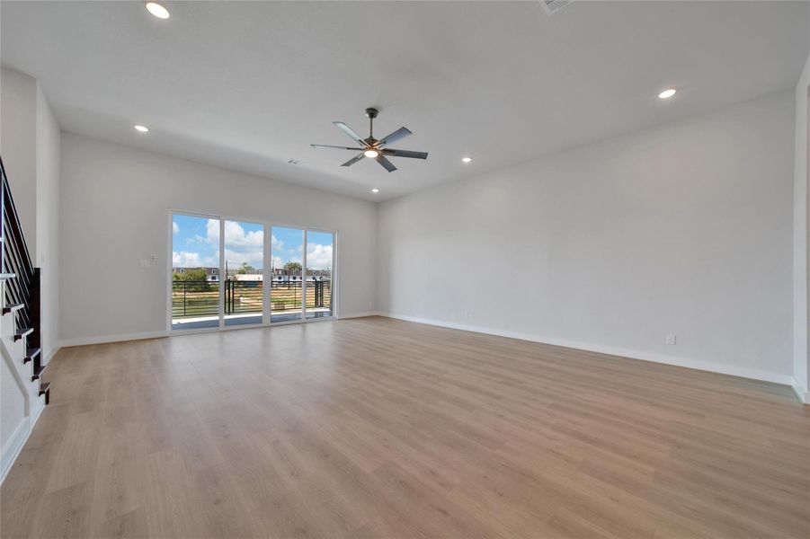 Spacious, unfurnished interior of a new home in Lago Pointe, Seabrook (Image 15). Spacious, unfurnished interior of a new home in Lago Pointe, Seabrook (Image 15).