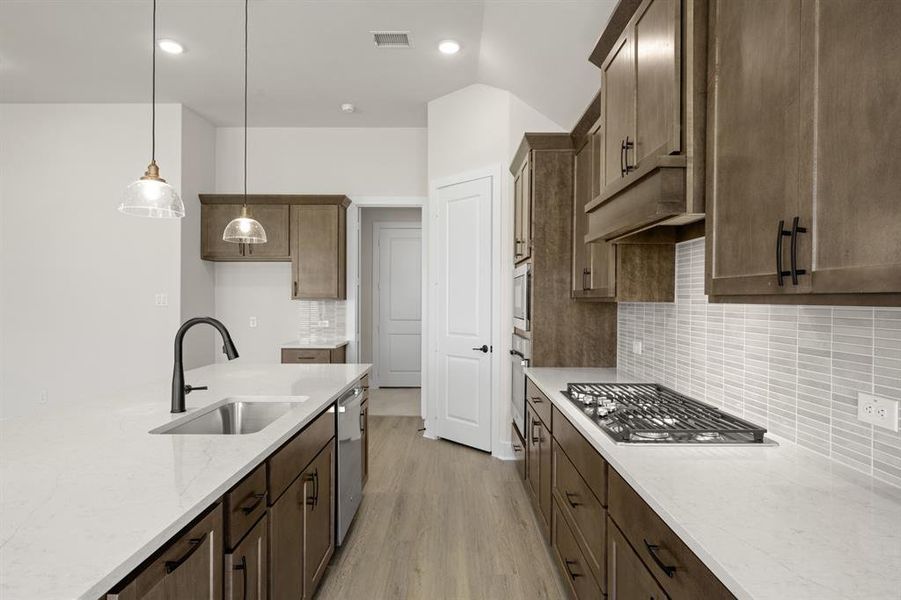 715 Bluestem- Kitchen-4