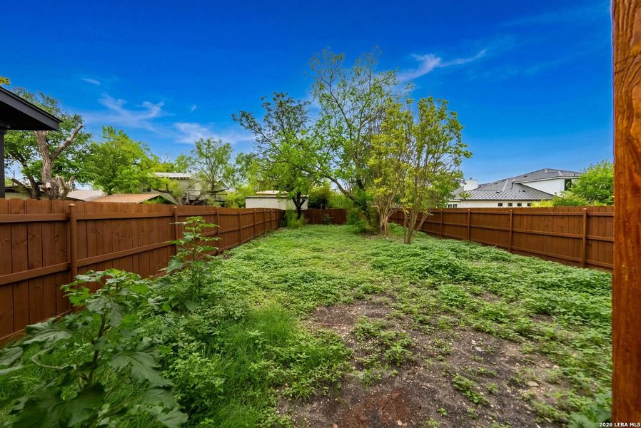 Exterior details and patio area of a home in , San Antonio (Image 4).