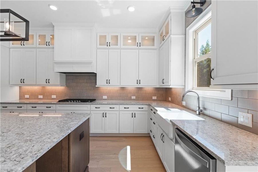 Furnished interior view inside a new home in Bellwyn, Johns Creek (Image 11).