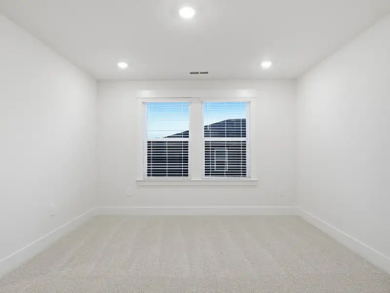 Spacious, unfurnished interior of a new home in Watkins Glen, Raleigh (Image 12).