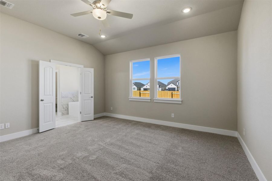 Spacious, unfurnished interior of a new home in Enclave at Cele, Pflugerville (Image 25).