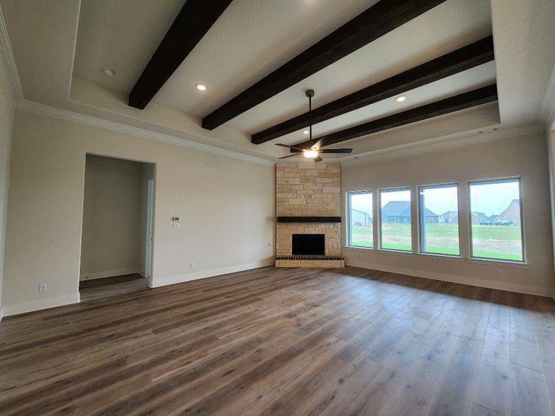 Spacious, unfurnished interior of a new home in Rocky Top, Krum (Image 15).