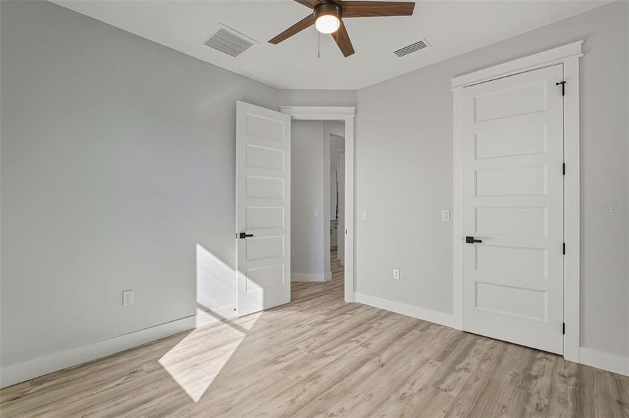 Spacious, unfurnished interior of a new home in , Rotonda West (Image 47).