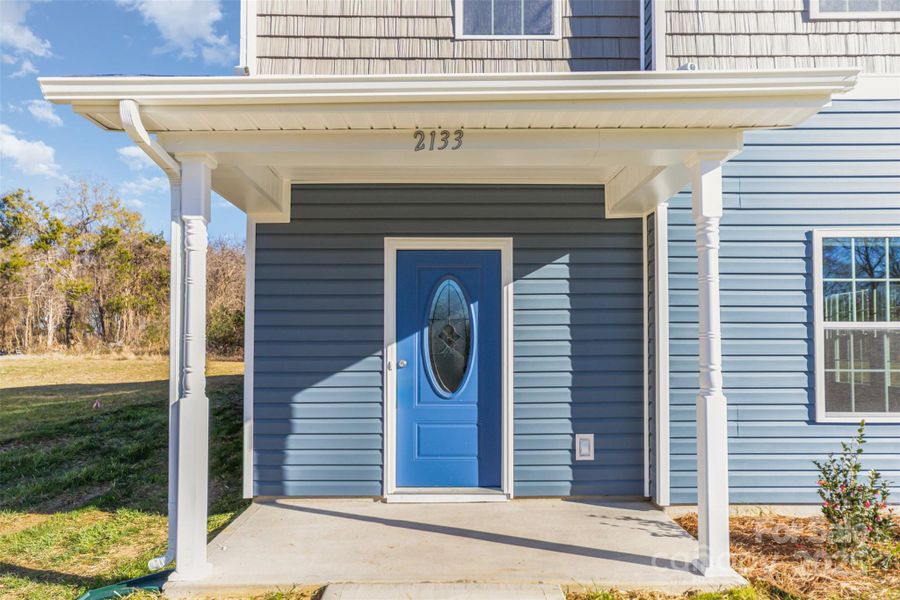 Covered front entry Covered front entry