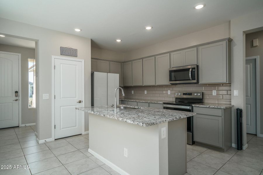 3) KITCHEN 3) KITCHEN