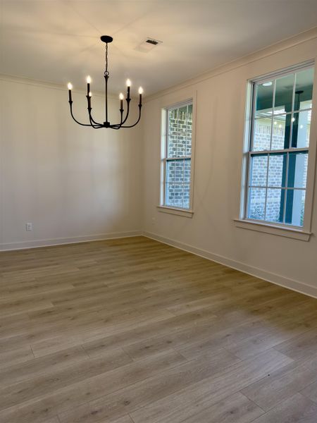 Spacious, unfurnished interior of a new home in White Oak, Arlington (Image 21).